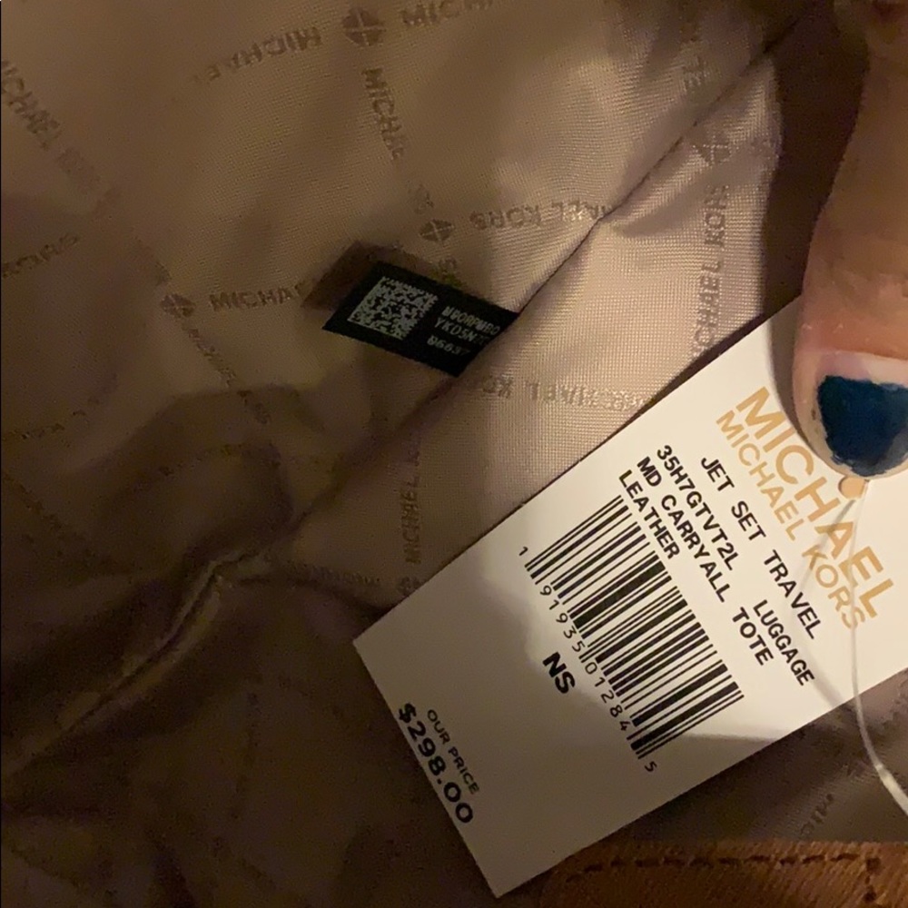 Last one ❗️💓New MK medium tote - Picture 4 of 6